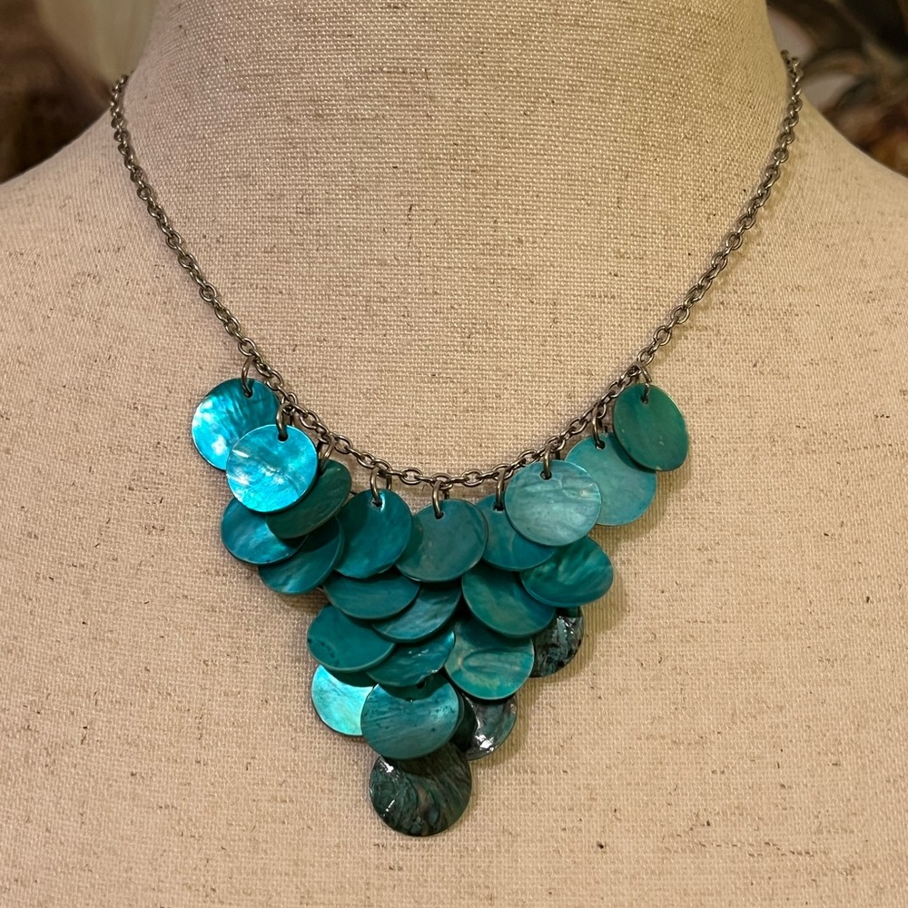 Elegant Turquoise Shell Statement Necklace EUC